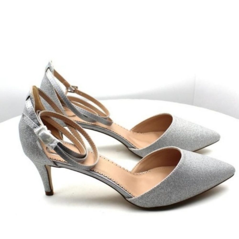 Journee Collection Women's Luela Pumps, Size 6.5